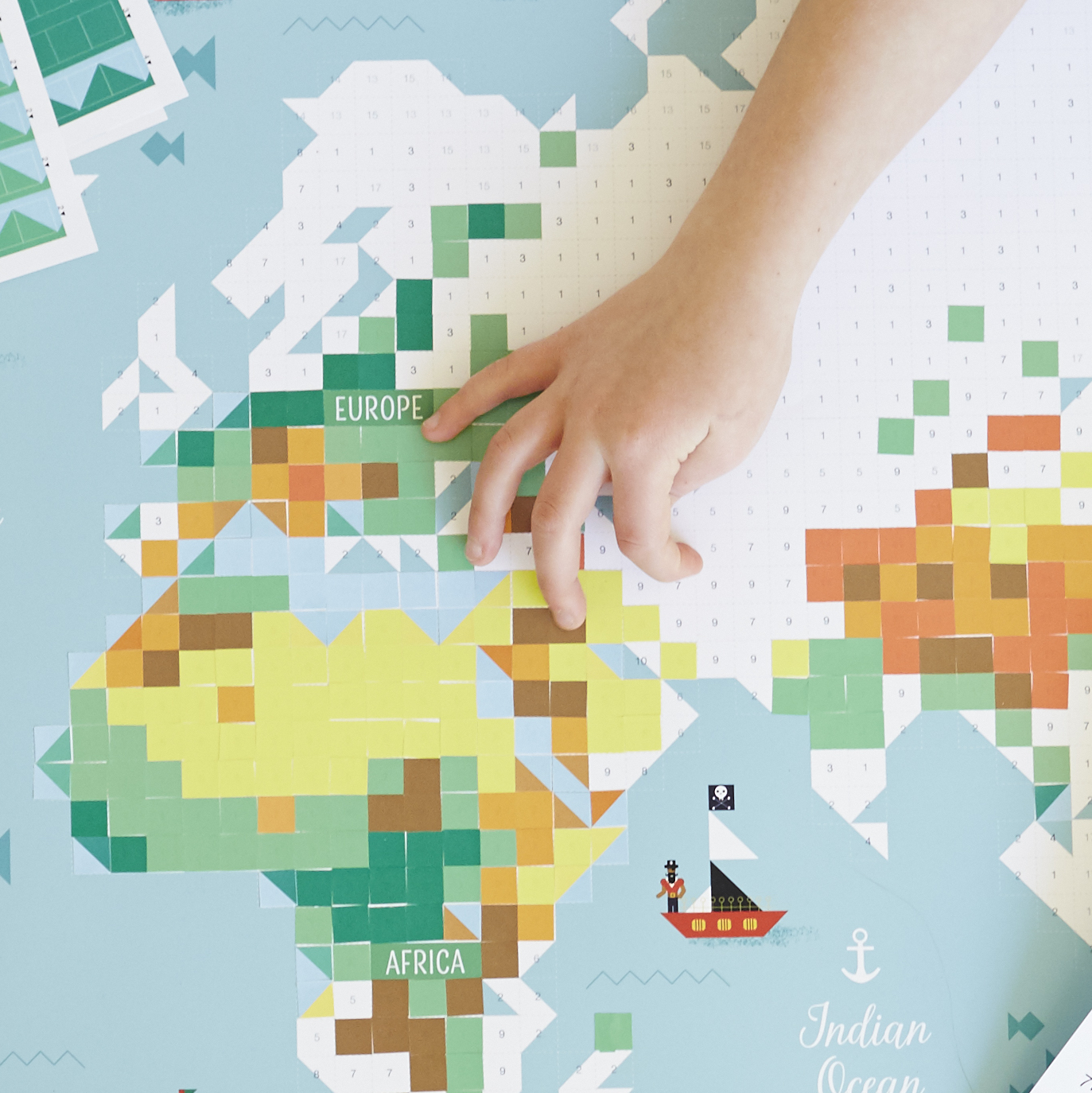 Joc educativ si creativ cu stickere harta lumii poppik - 2